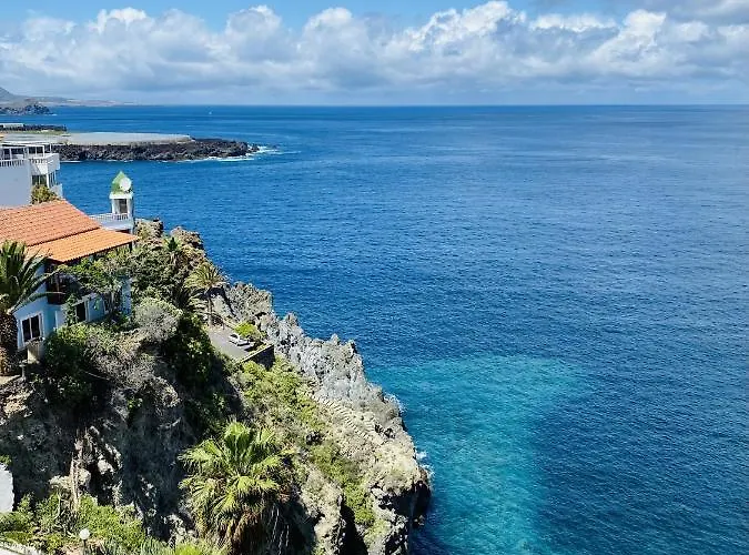 Blue Monis With Amazing Views Апартаменты *